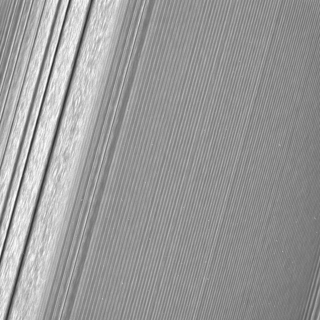 Cassini uzay aracından nefes kesen Satürn fotoğrafları