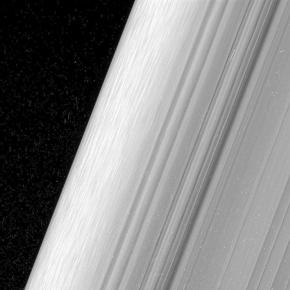 Cassini uzay aracından nefes kesen Satürn fotoğrafları