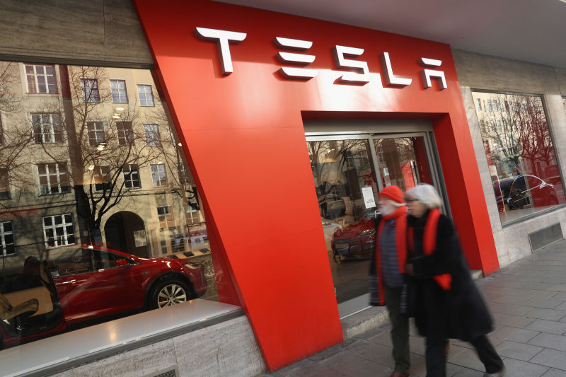 Tesla sahipleri, kendi arabalarını tamir edebilecek