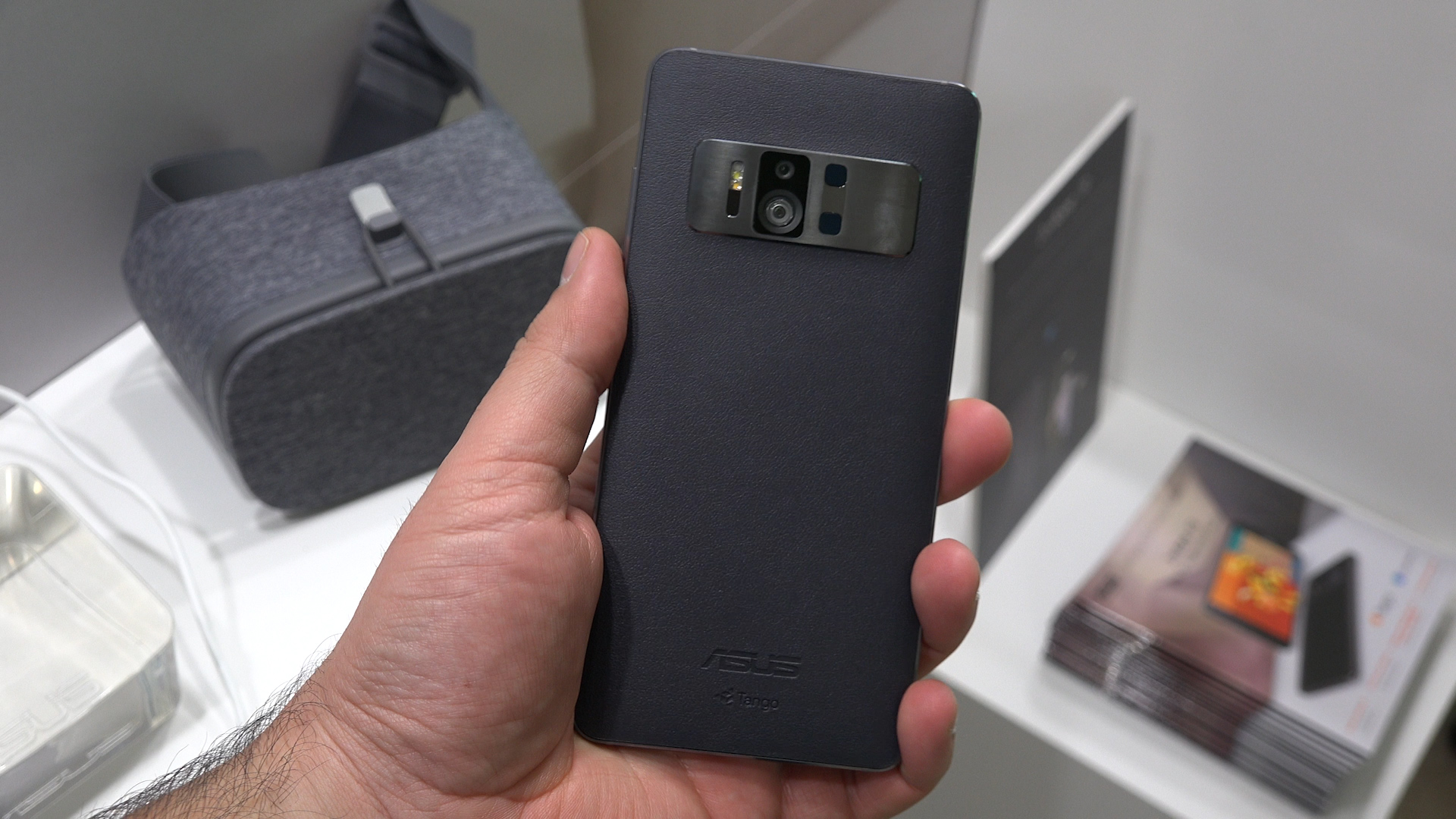 8GB RAM'li ilk telefonu kullandık: Asus ZenFone AR