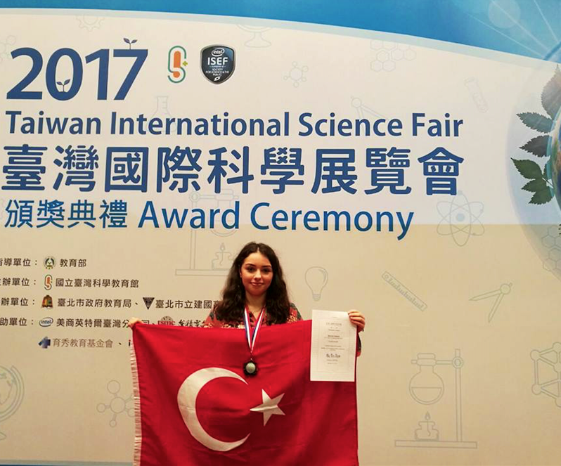 Türk lise öğrencisi Tayvan’daki bilim yarışmasında dünya ikincisi oldu