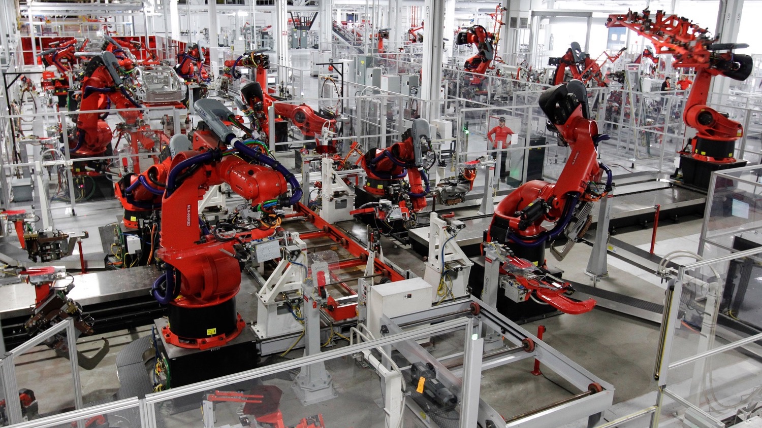 Bill Gates, robot işçi kullananların vergi ödemesi gerektiğini düşünüyor