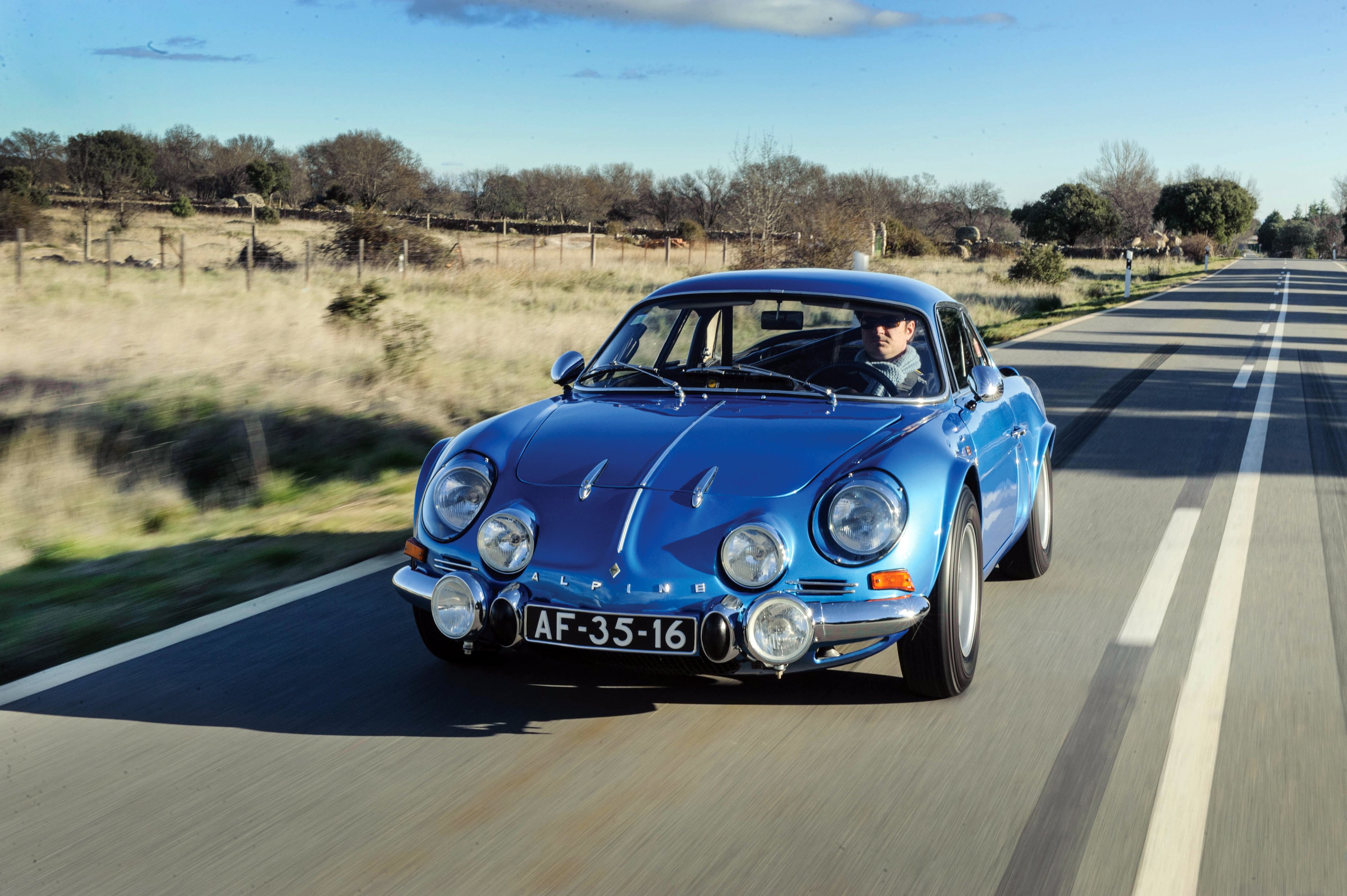 Merakla beklenen yeni Alpine A110 artık resmi!