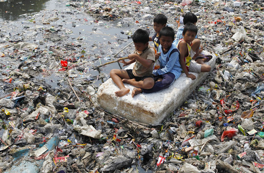 Her yıl 1.7 milyon çocuk çevre kirliliği yüzünden hayatını kaybediyor