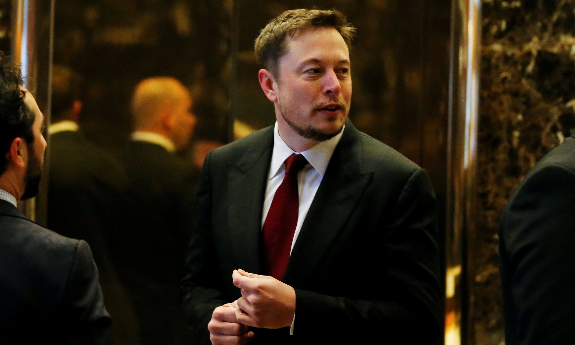 Elon Musk, 100 günde enerji depolama tesisini tamamlama sözü verdi