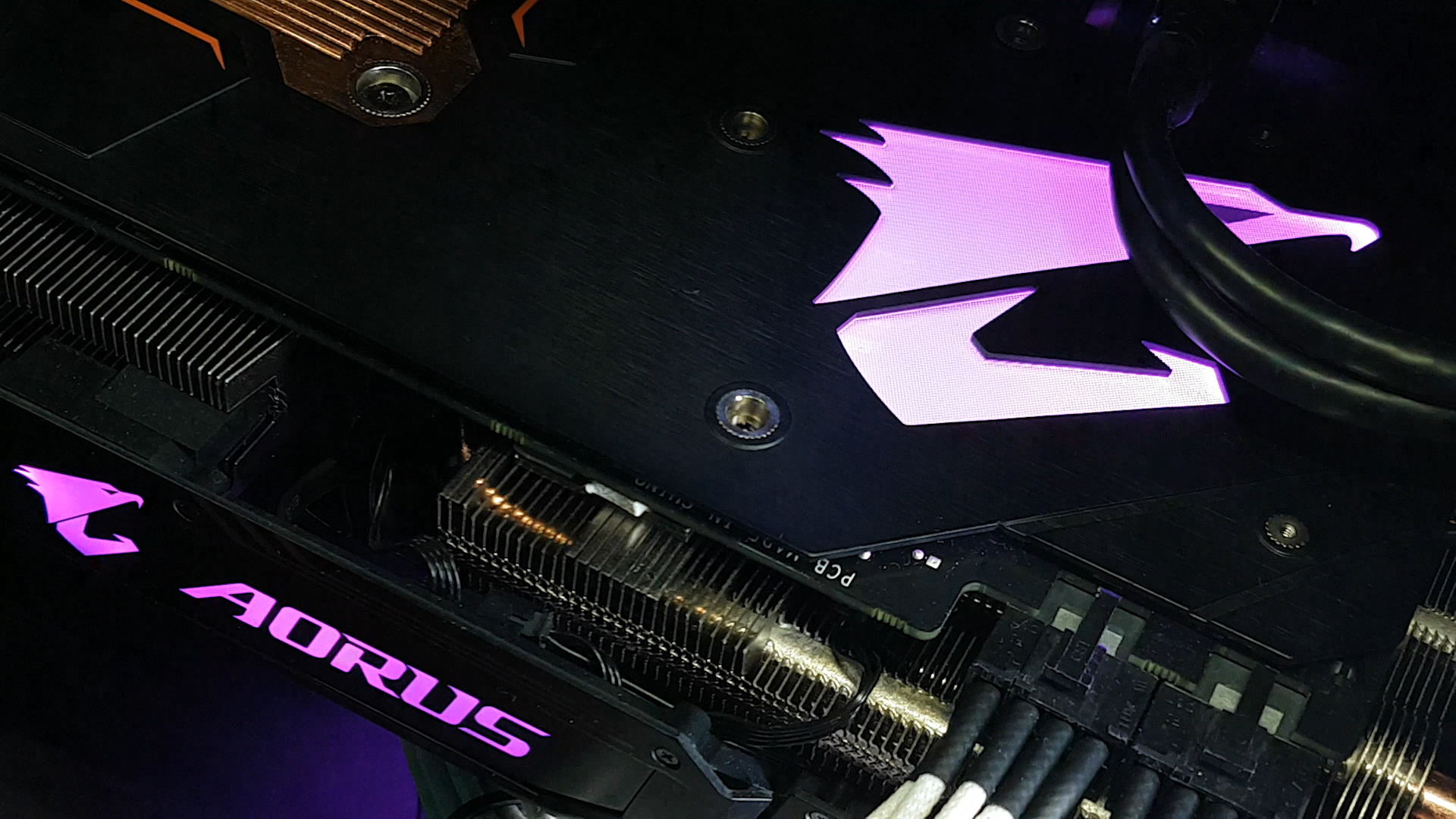 Aorus GTX1080 Xtreme Edition incelemesi '2.1GHz'e çıkabilen en iyi GTX1080'lerden'