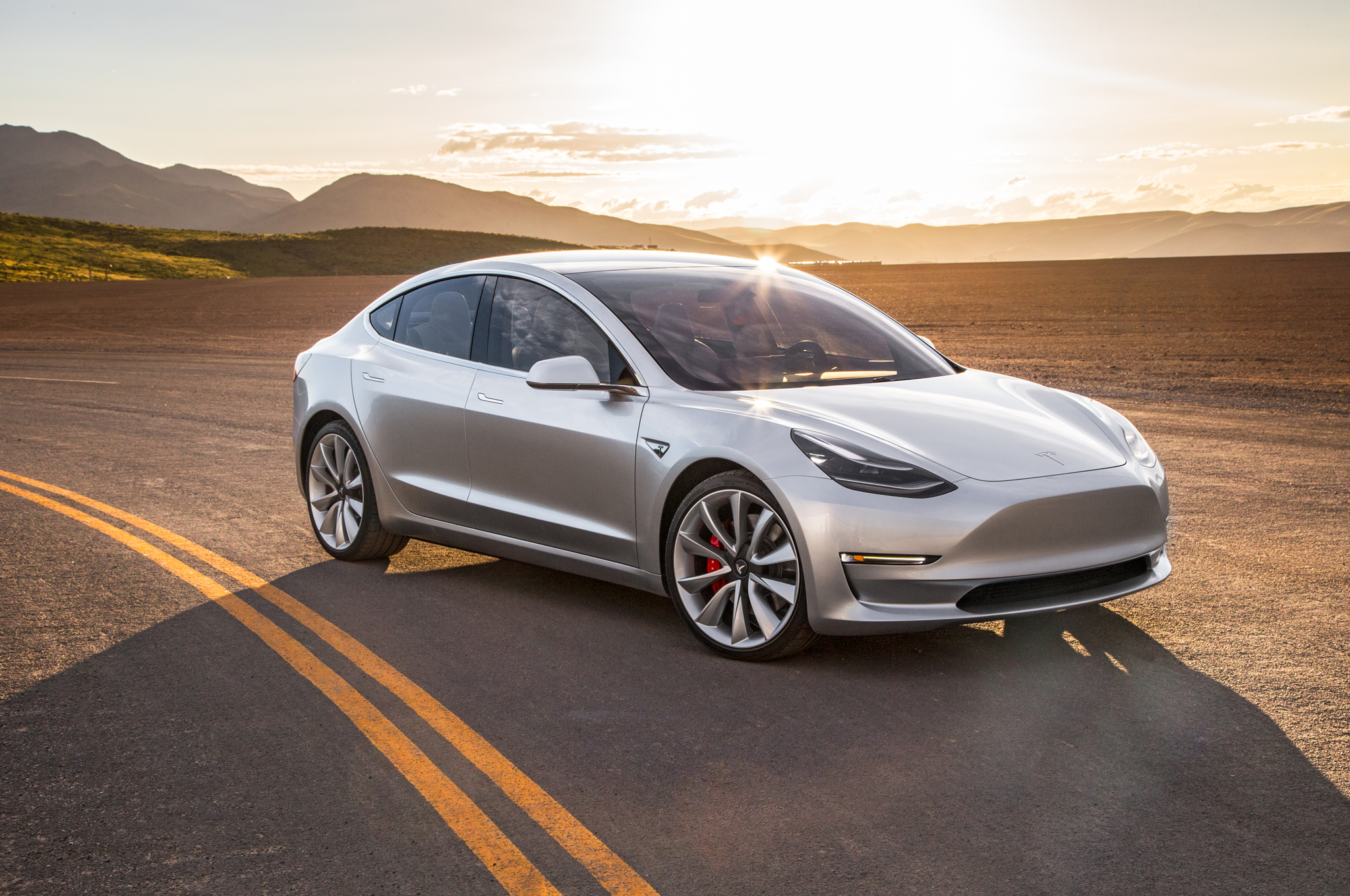 Tesla Model 3 ortalama bir otomobilden 10 kat daha güvenli olabilir