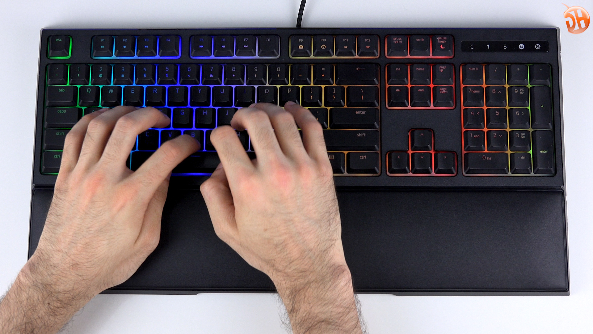 Razer Ornata incelemesi 'Mecha Membrane, yastık gibi bileklik, şahane RGB aydınlatma'