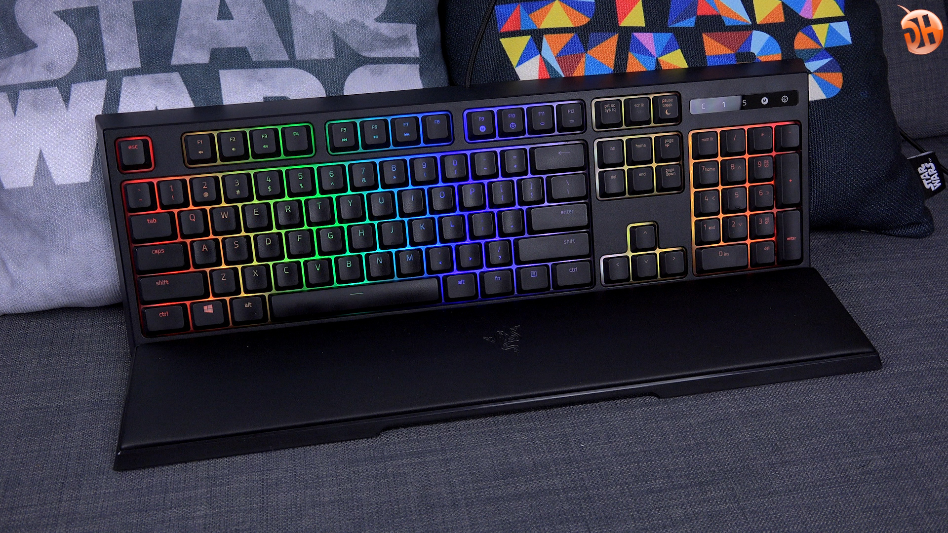 Razer Ornata incelemesi 'Mecha Membrane, yastık gibi bileklik, şahane RGB aydınlatma'