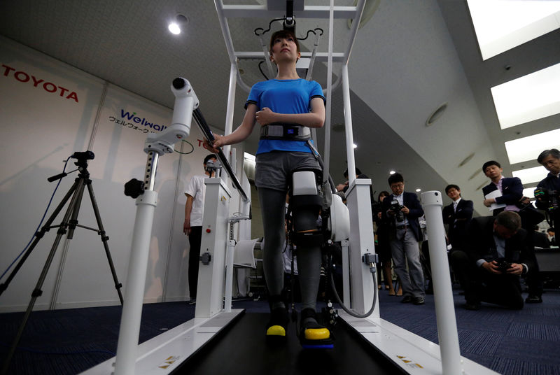 Toyota'dan yürümeye destek amaçlı robotik bacak