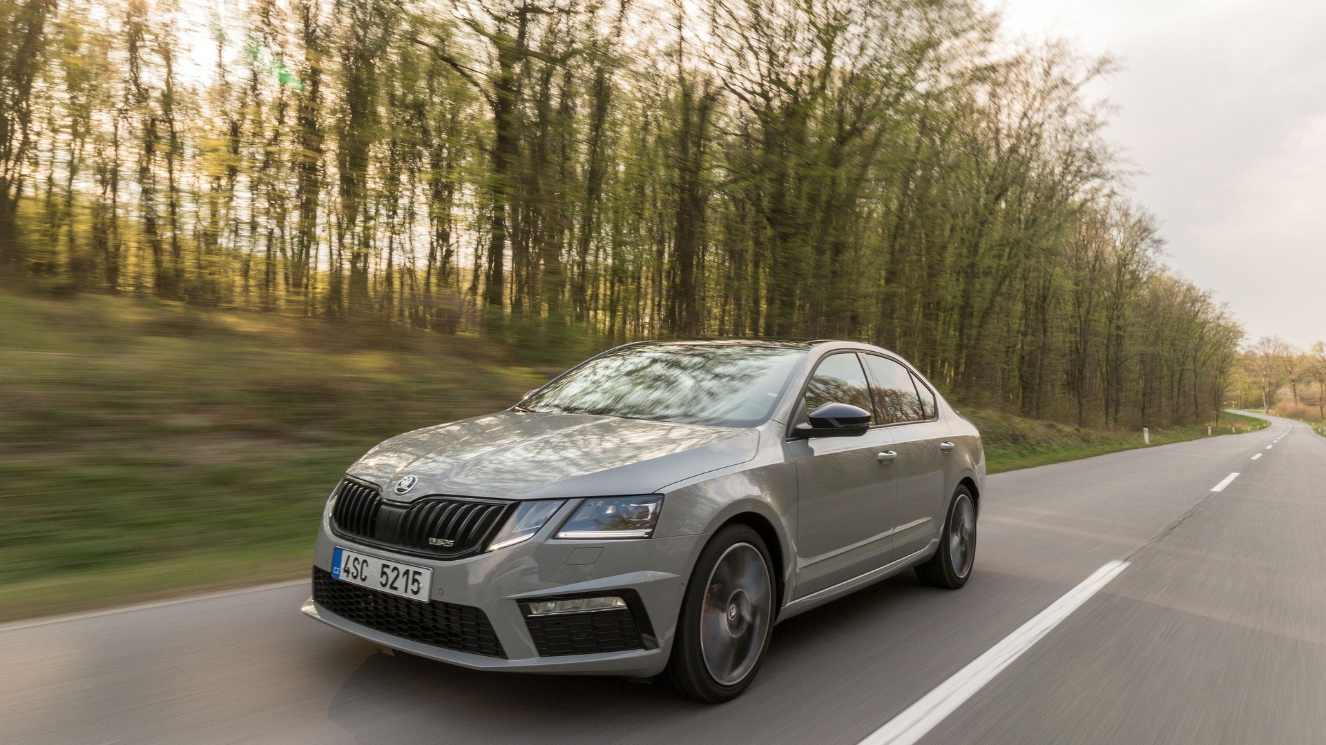 Yeni Skoda Octavia RS ve Scout'un detay ve görselleri yayınlandı