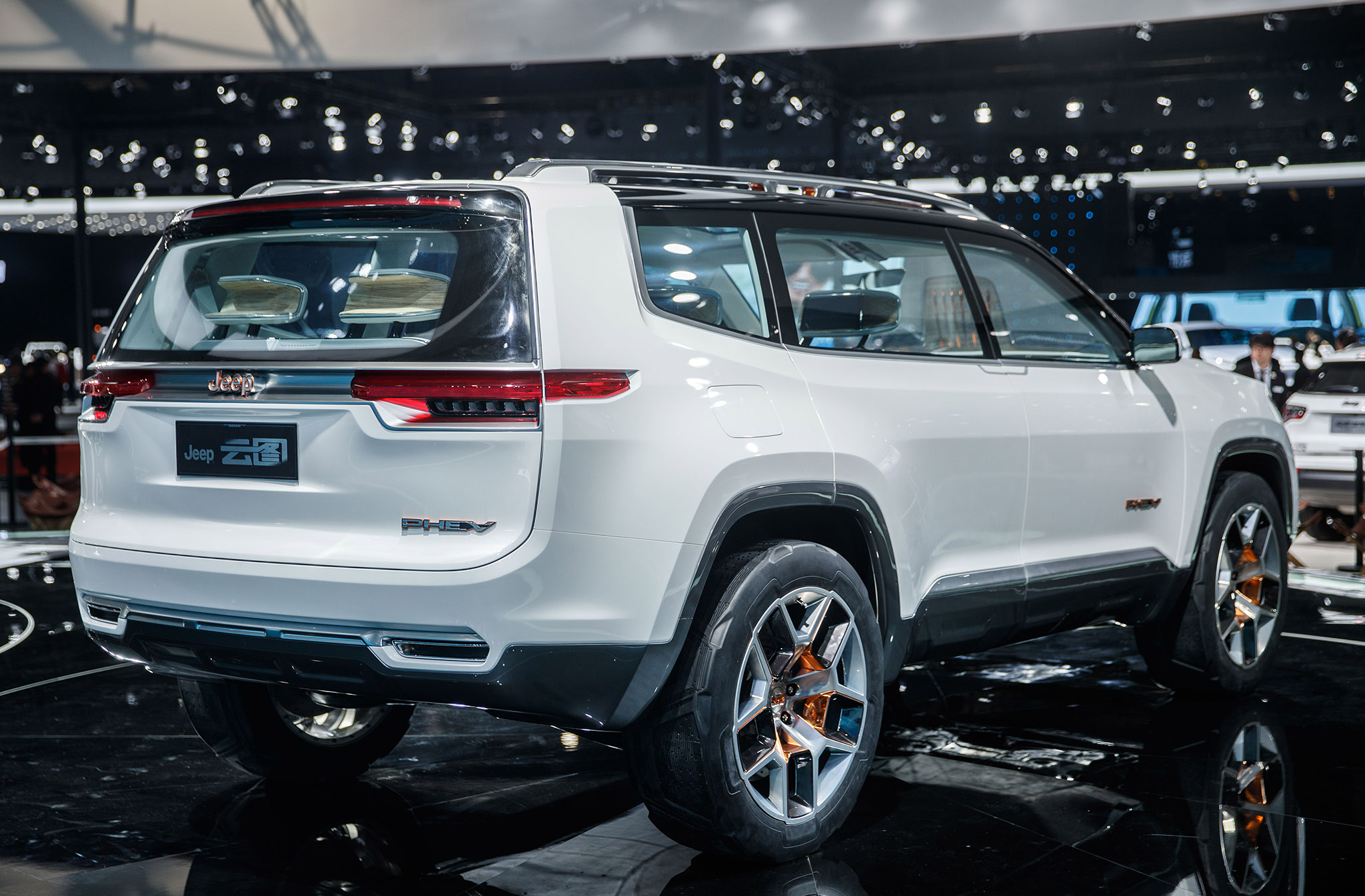 Jeep'ten yeni prizli hibrit SUV konsepti: Jeep Yuntu