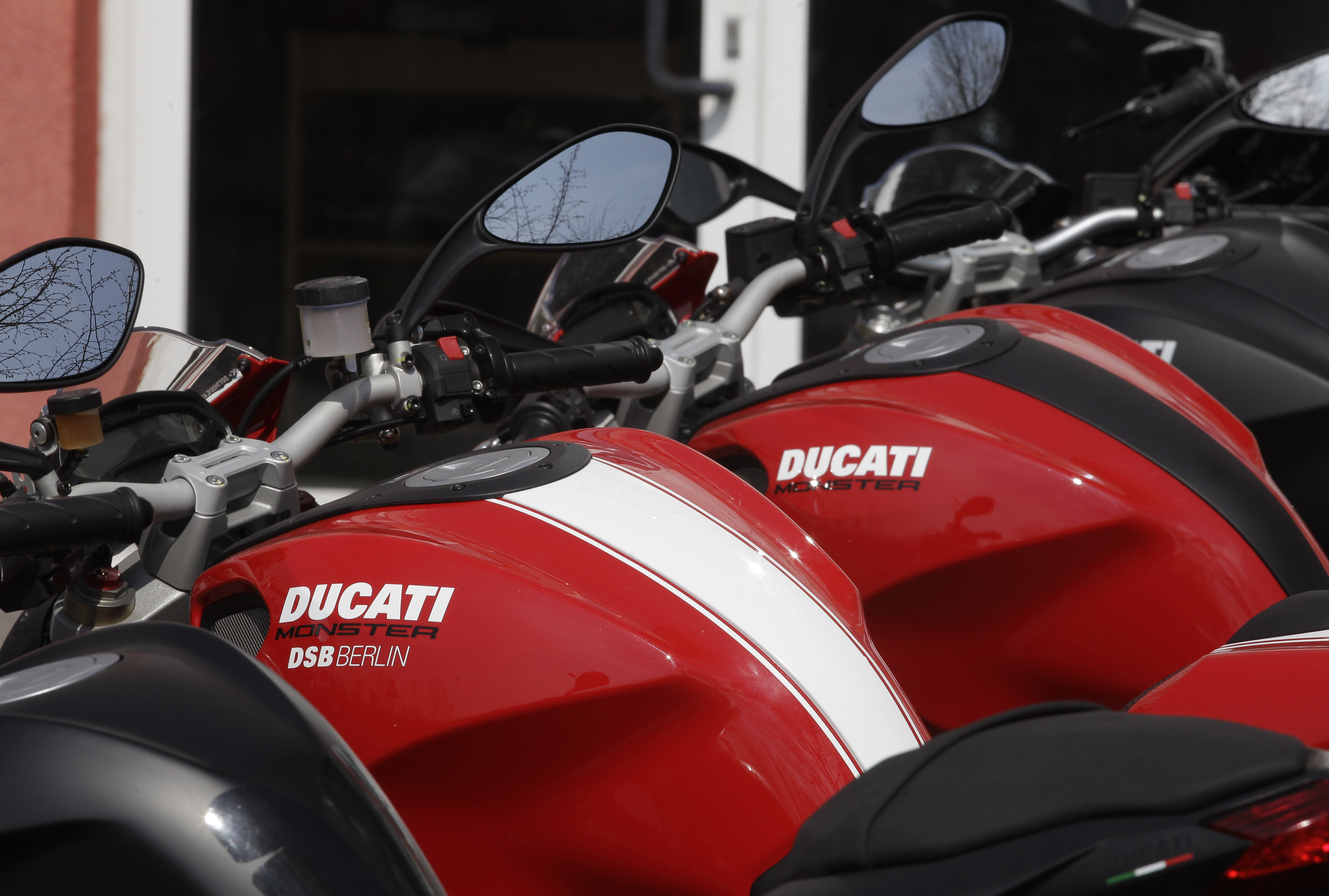 Volkswagen motosiklet markası Ducati'yi satmaya hazırlanıyor