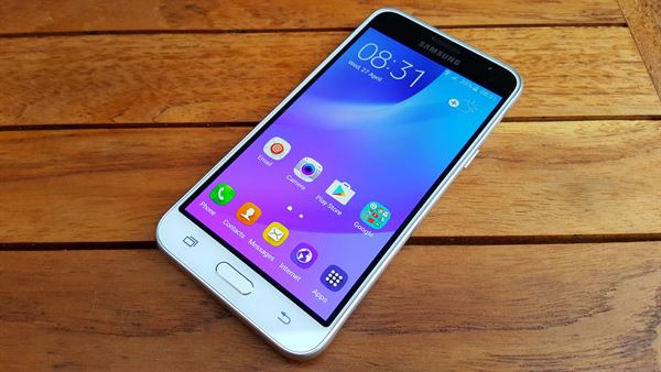 Samsung Galaxy J3 At T Tarafindan Satisa Sunuldu