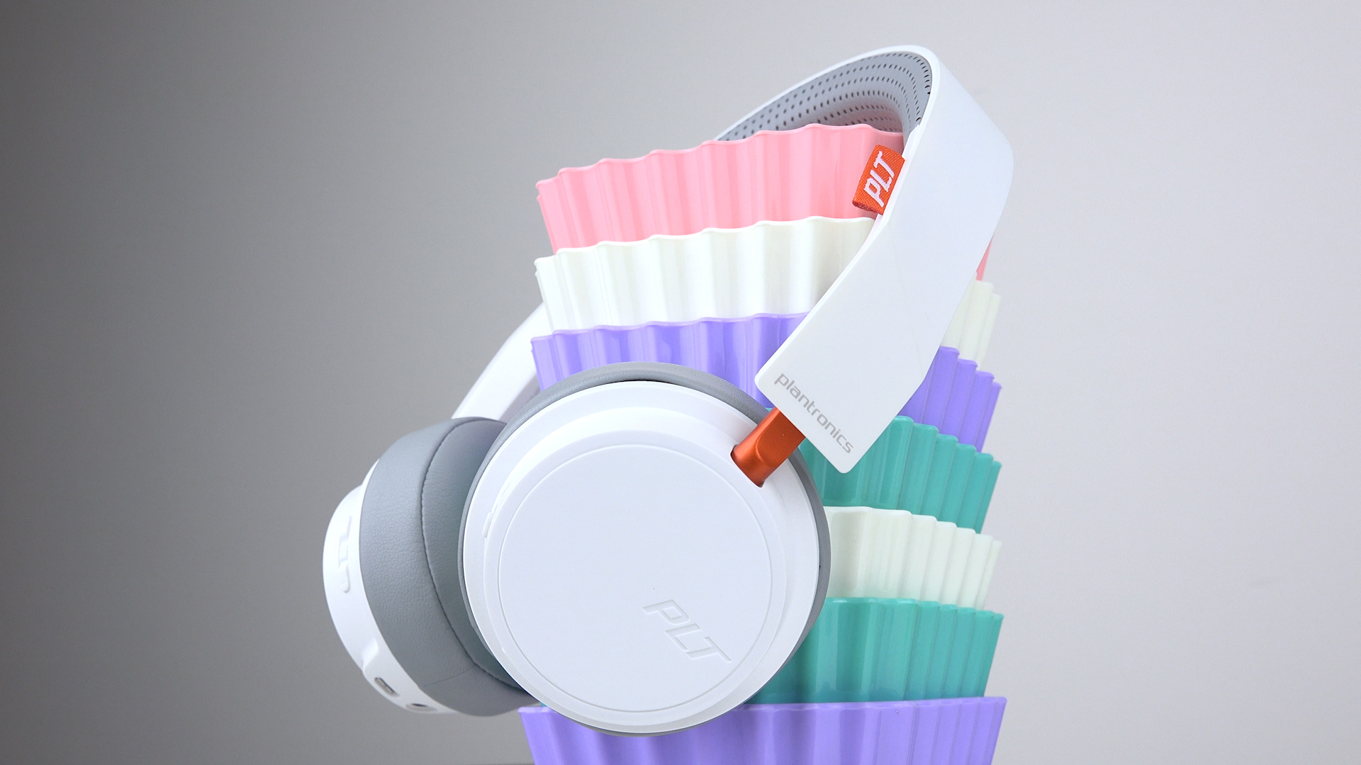 Plantronics BackBeat 500 incelemesi 'Tasarımı hoş, hafif ve güçlü kulaküstü kulaklık'