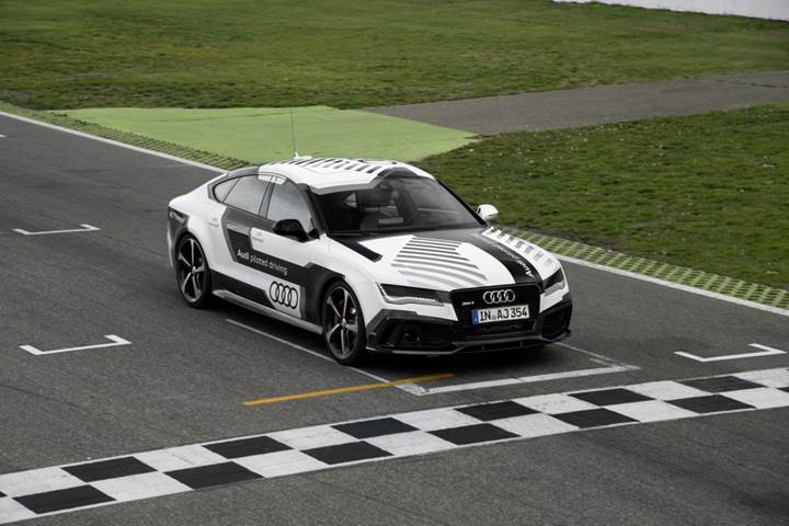 Audi, 3. seviye sürücüsüz otomobillerin testlerine başlıyor