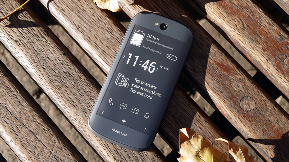 YotaPhone 3 geri döndü