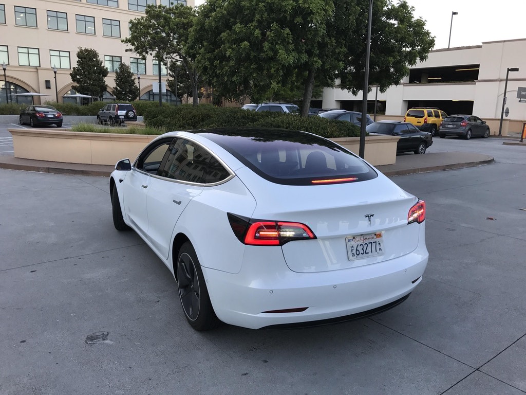 Tesla Model 3'ün final tasarımını gösteren fotoğraflar ortaya çıktı
