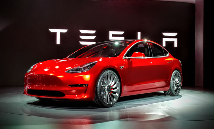 Elon Musk, Tesla Model 3'ün çıkış tarihini açıkladı