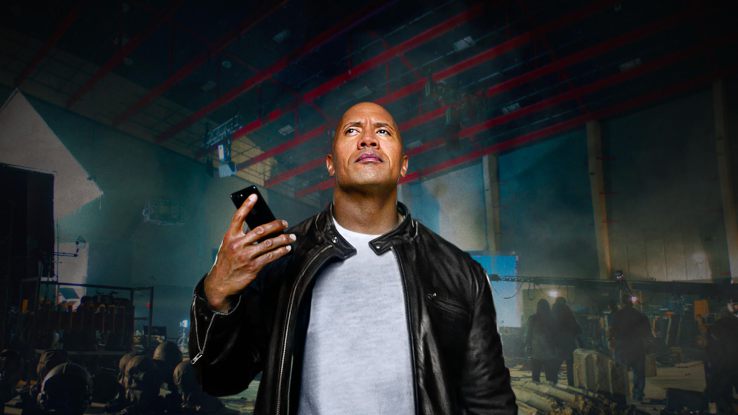 Apple'dan Dwayne Johnson'lı aksiyon filmi tadında Siri reklamı