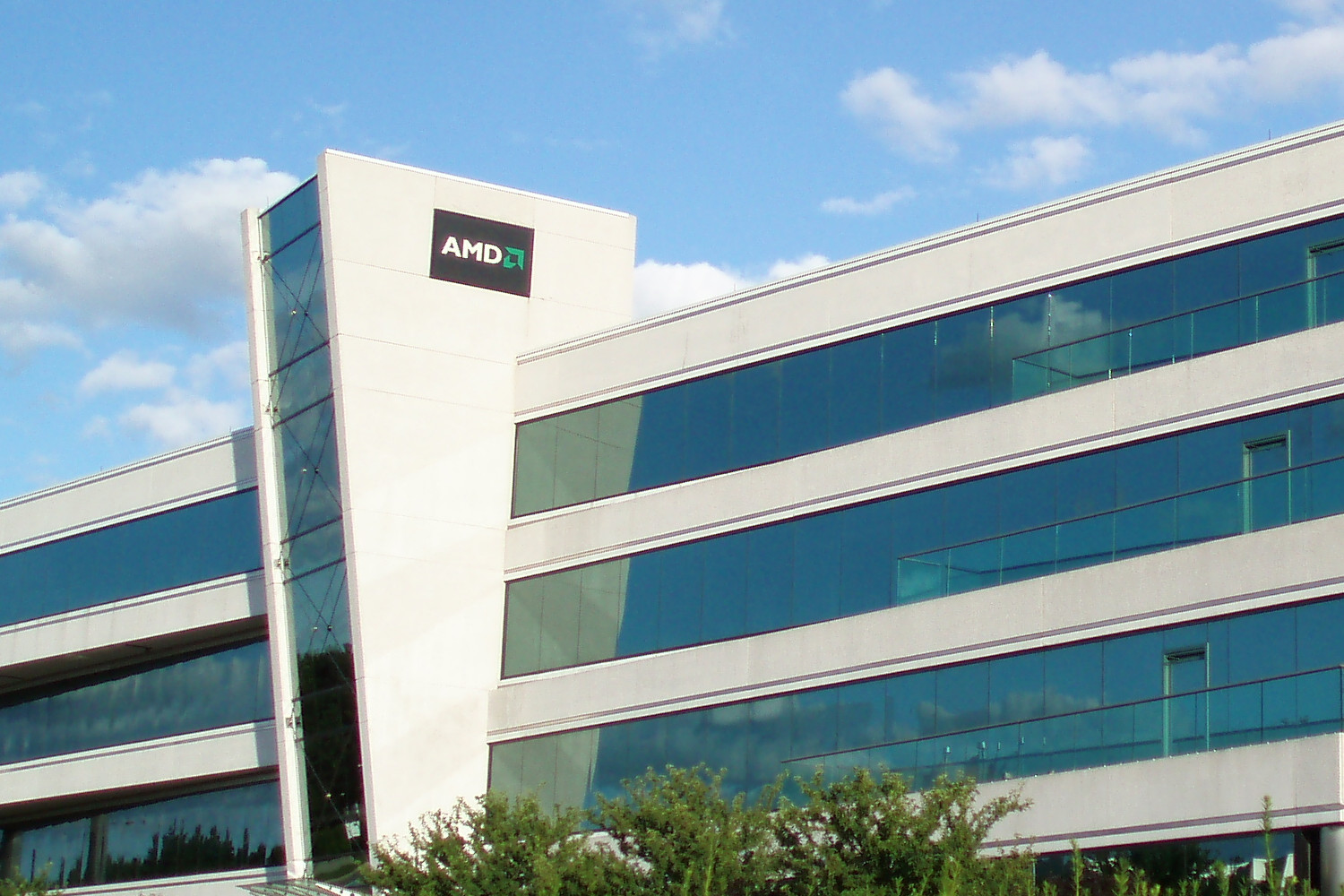 AMD 2. çeyreğin finansal raporunu yayınladı