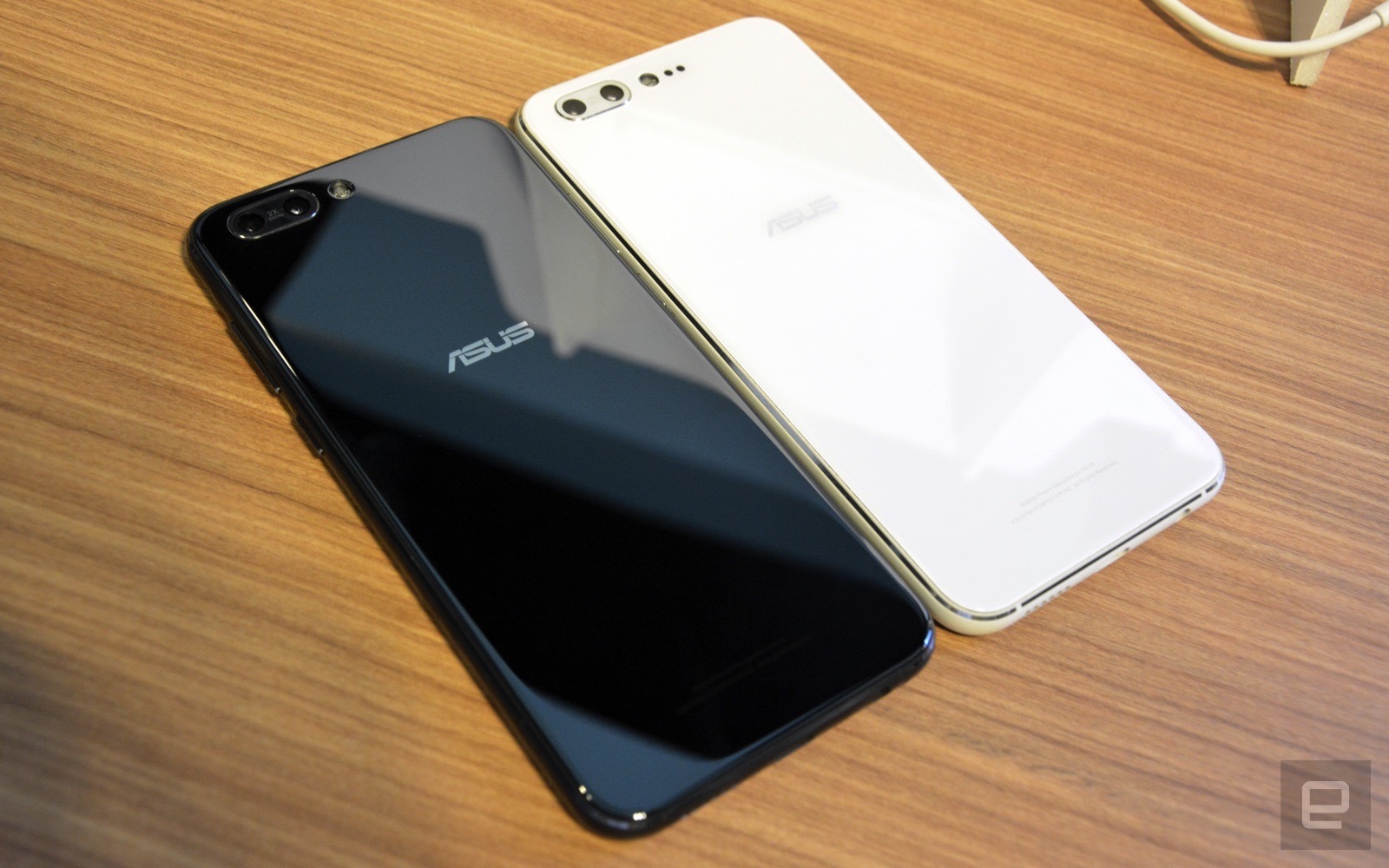 Amiral gemisi Asus ZenFone 4 Pro karşınızda