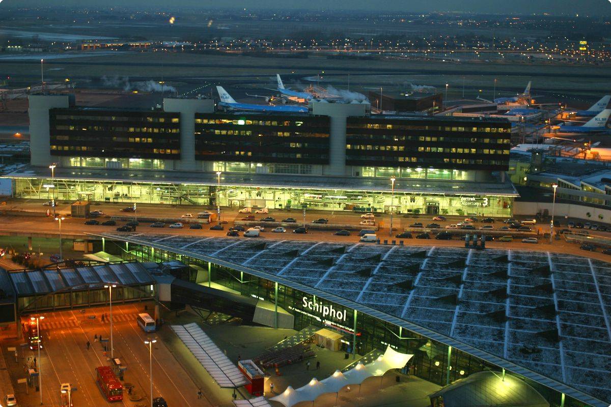 Hollanda'nın havaalanları tamamen yenilenebilir enerjiden güç alacak