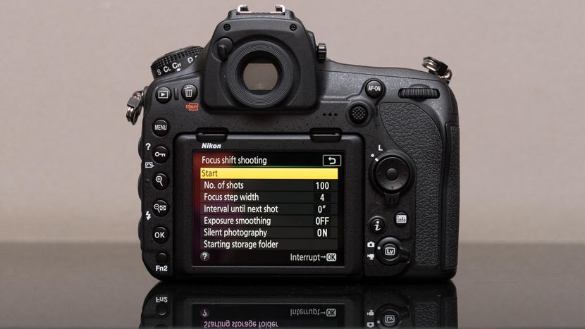 Nikon D850 sahneye çıktı: 45.7 megapiksel sensör ve 4K video desteği