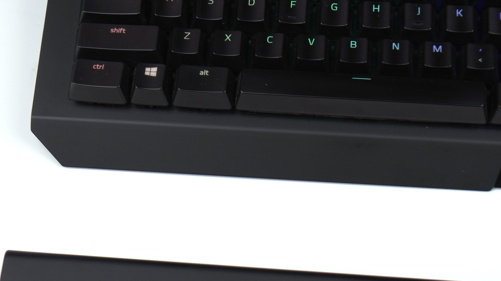 Razer'ın en iyi klavyesi testte 'Blackwidow V2 inceleme'