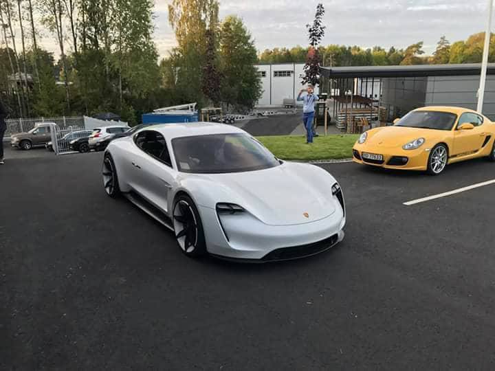 Porsche'un elektrikli aracı Mission E'nin son prototipi ortaya çıktı