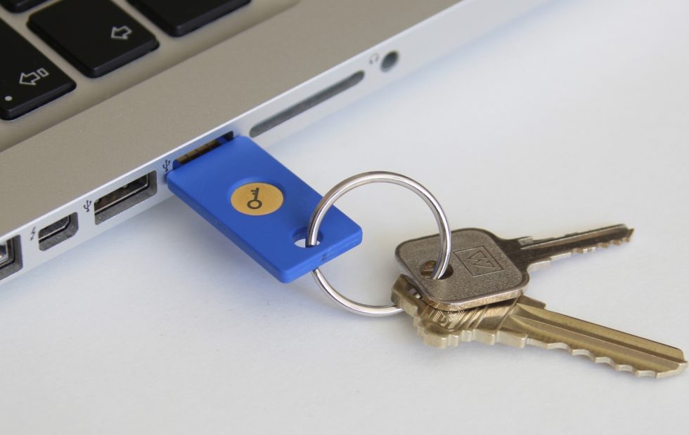 Google tanınmış kişilerin hesaplarını fiziksel USB güvenlik anahtarlarıyla koruyacak