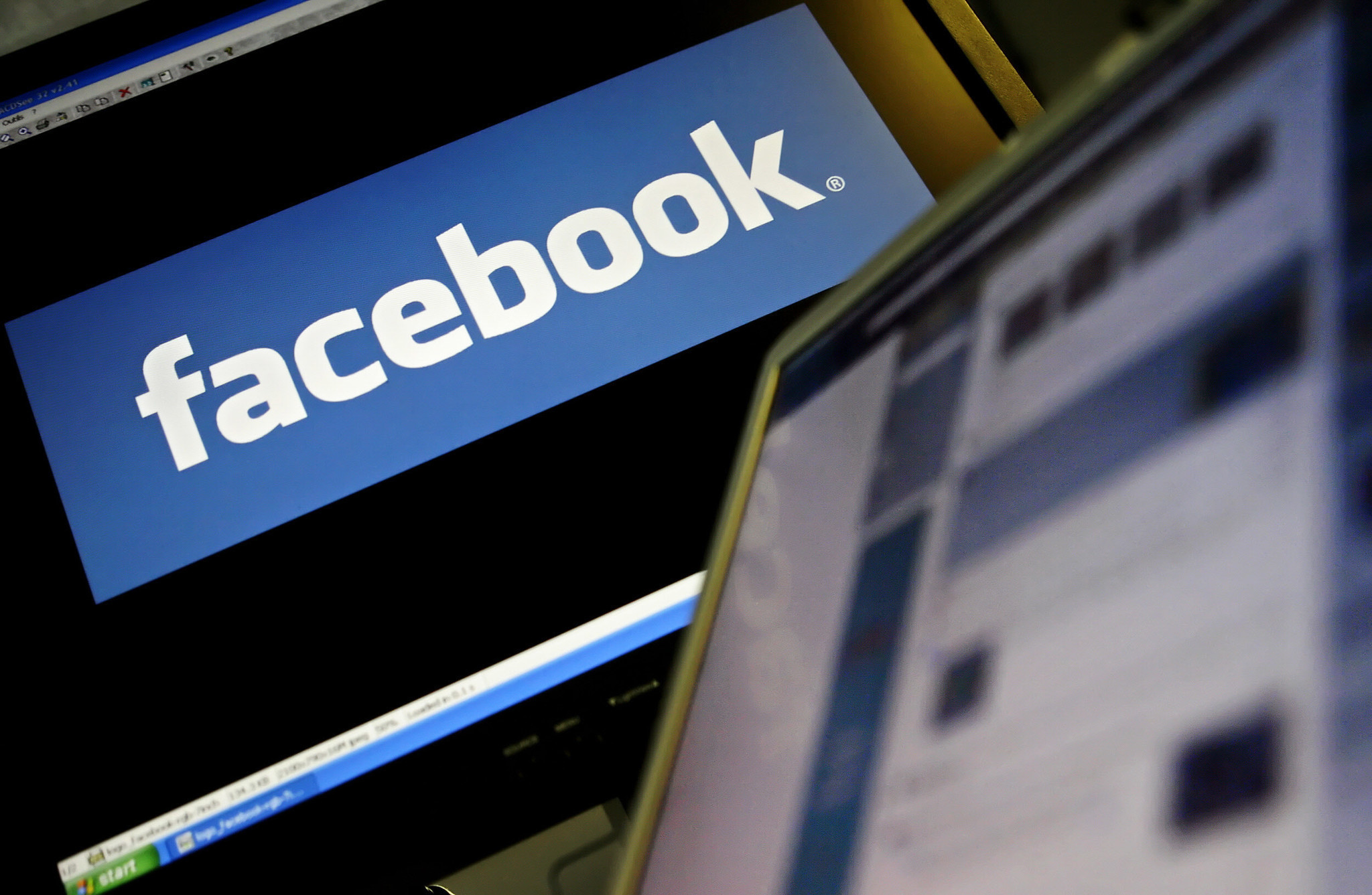 Facebook'taki Rusya kaynaklı bölücü reklamları 10 milyon ABD'li gördü