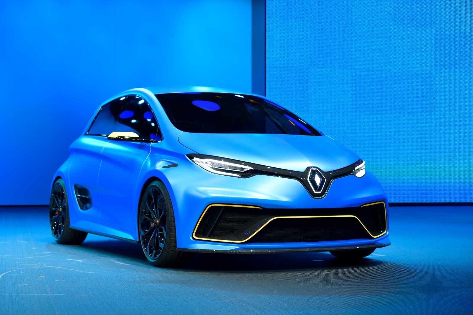 Renault-Nissan ittifakı geleceğini elektrikli ve hibritten yana yönlendiriyor
