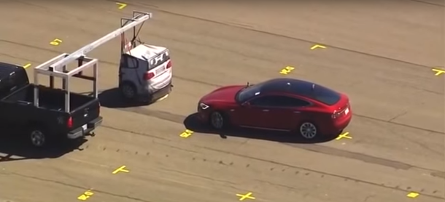 Tesla, Autopilot 2.5 araçlarına güncelleme ile acil fren sistemini getirdi