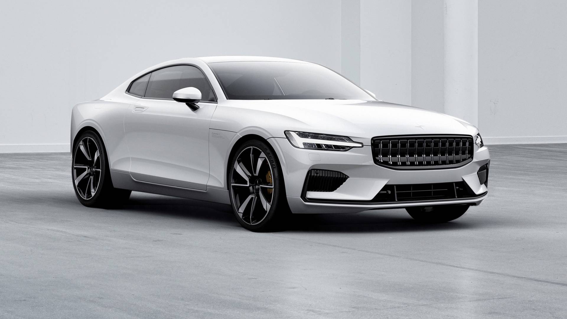 Polestar 1 hibrit 600 beygir güç ile artık resmi