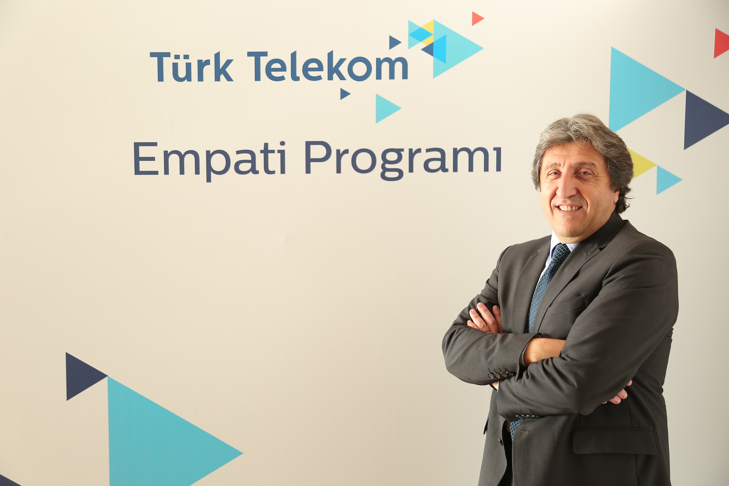 Türk Telekom müşterilerine Empati yapacak