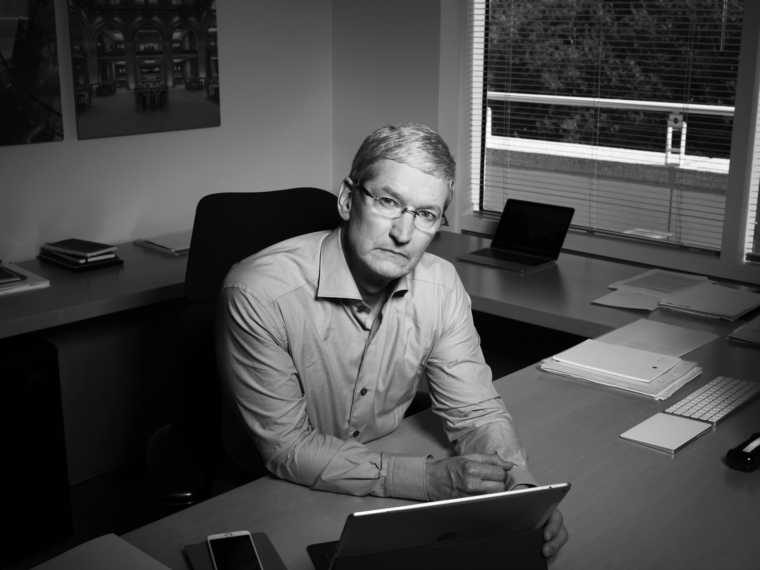 Apple CEO'su Tim Cook görevini bırakmaya mı hazırlanıyor?