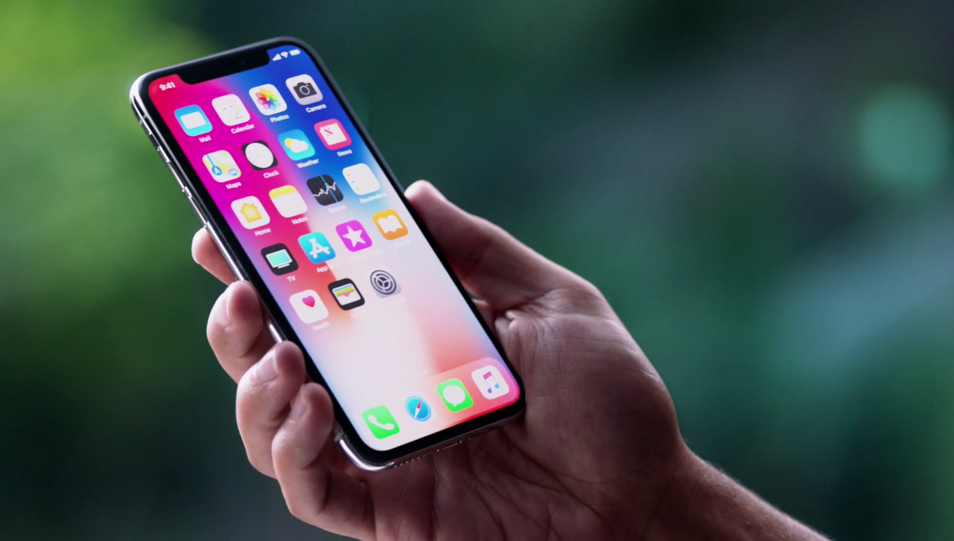 iPhone X, Apple ile çalışan tüm şirketleri zengin etti