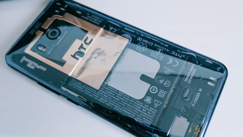 HTC U11 Plus şeffaf renk seçeneğiyle gelebilir