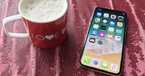 Tim Cook: “iPhone X kahve parası bile değil”
