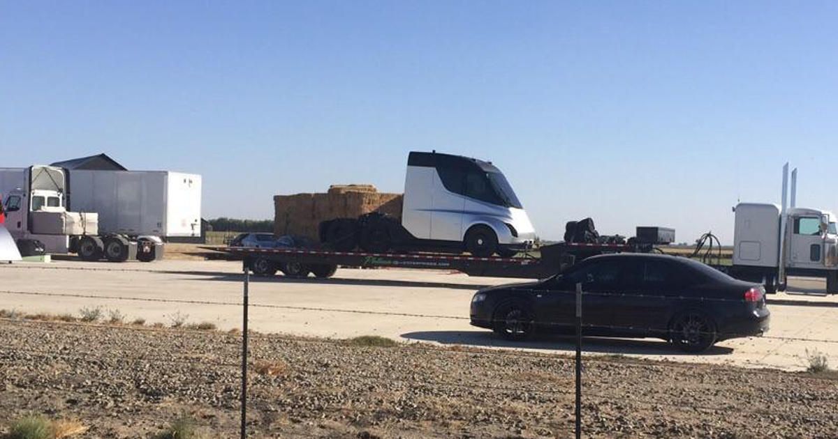 Tesla, Semi elektrikli tırı için yeni bir davetiye görseli yayınladı