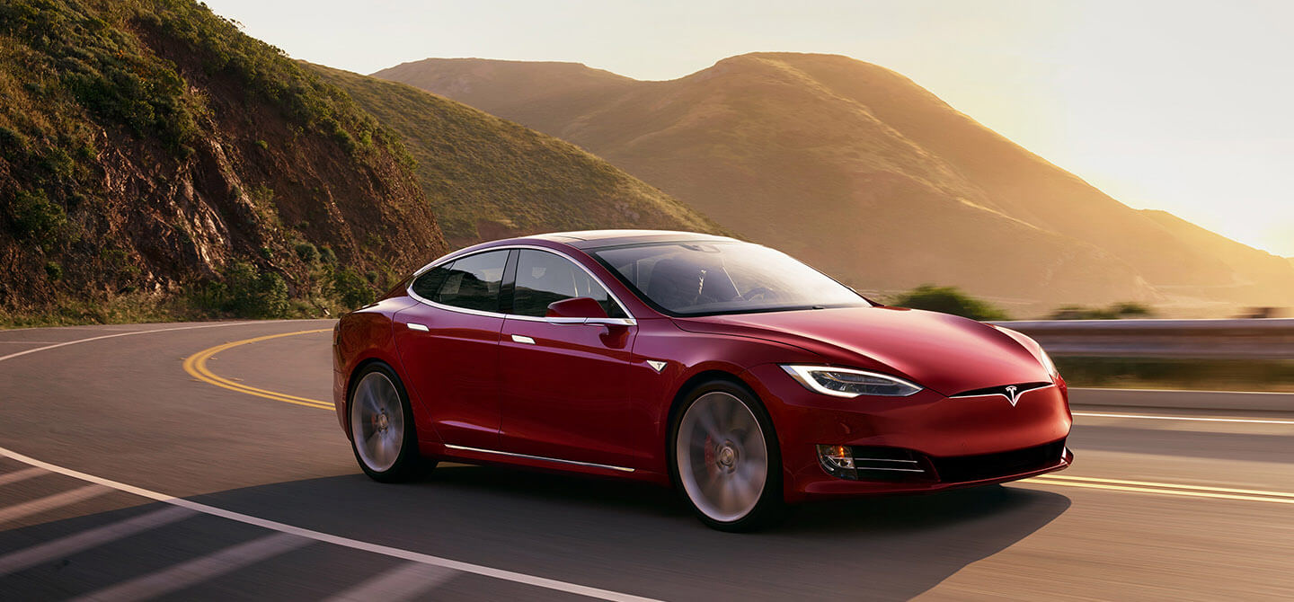 Tesla Model S 100D artık 0'dan 60 mph hıza 3,6 saniyede çıkıyor