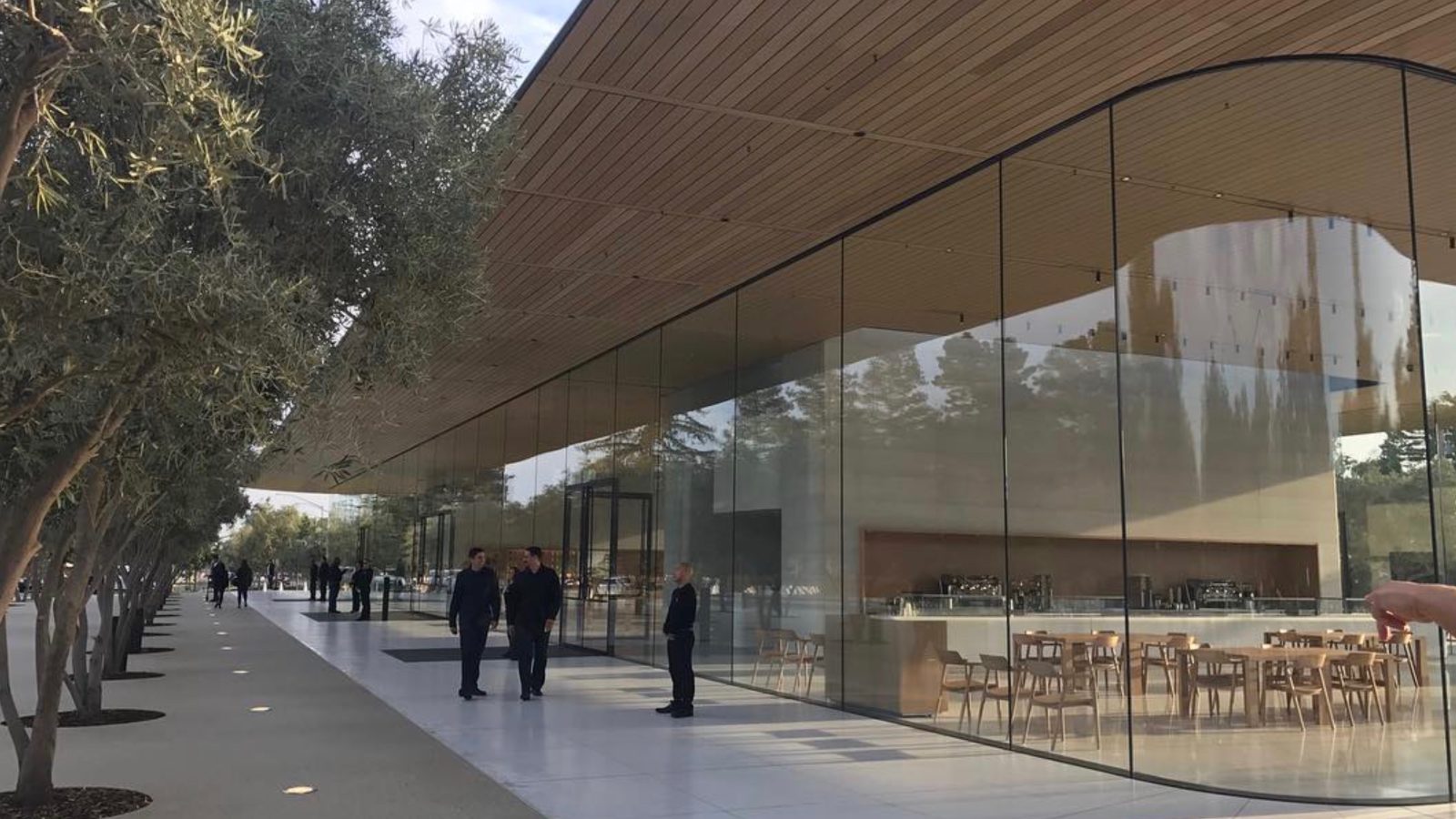 Apple’ın Güney Kore ofisine şok polis baskını