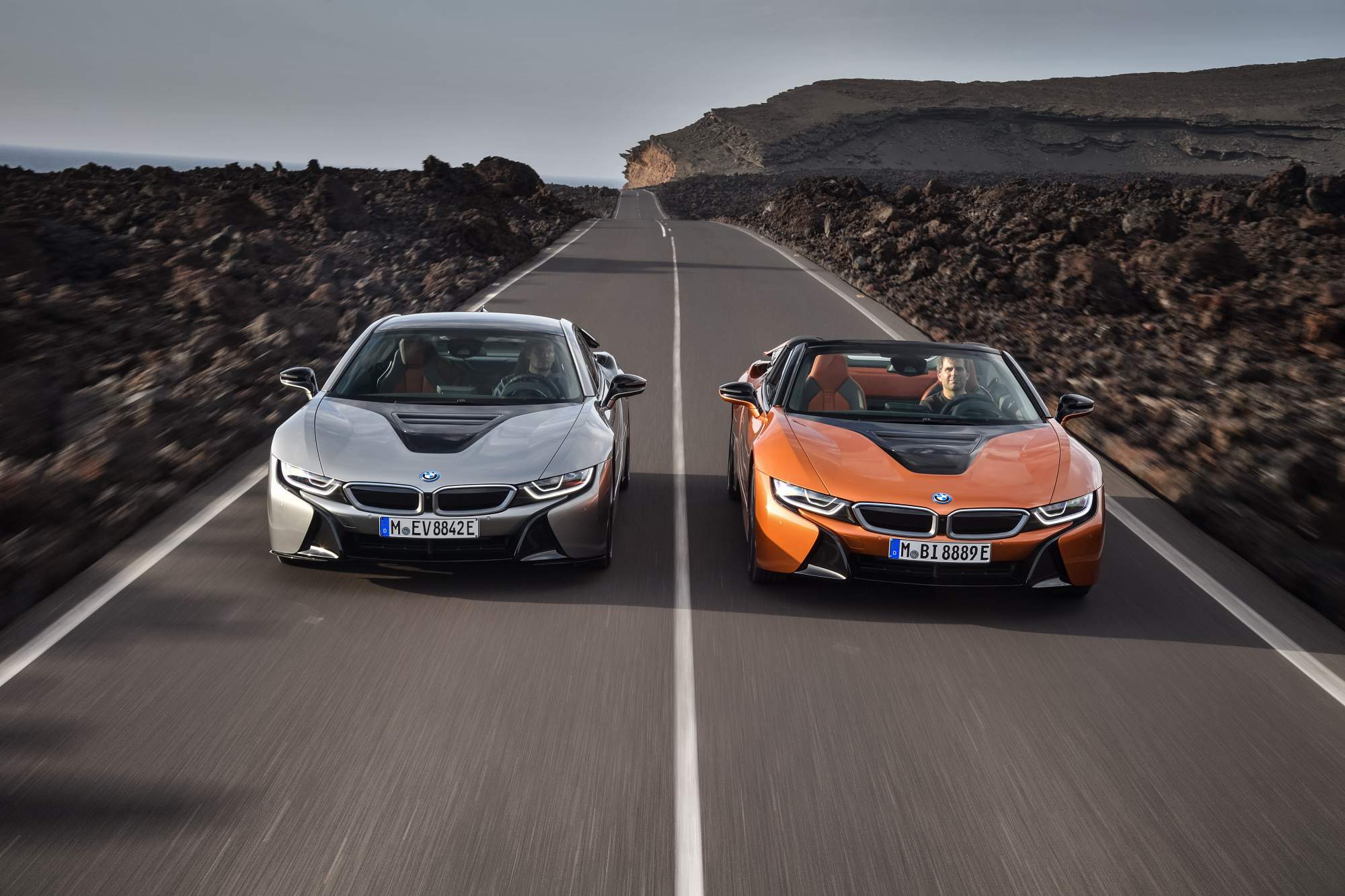 İşte karşınızda yeni BMW i8 Roadster ve güncellenmiş i8 Coupe