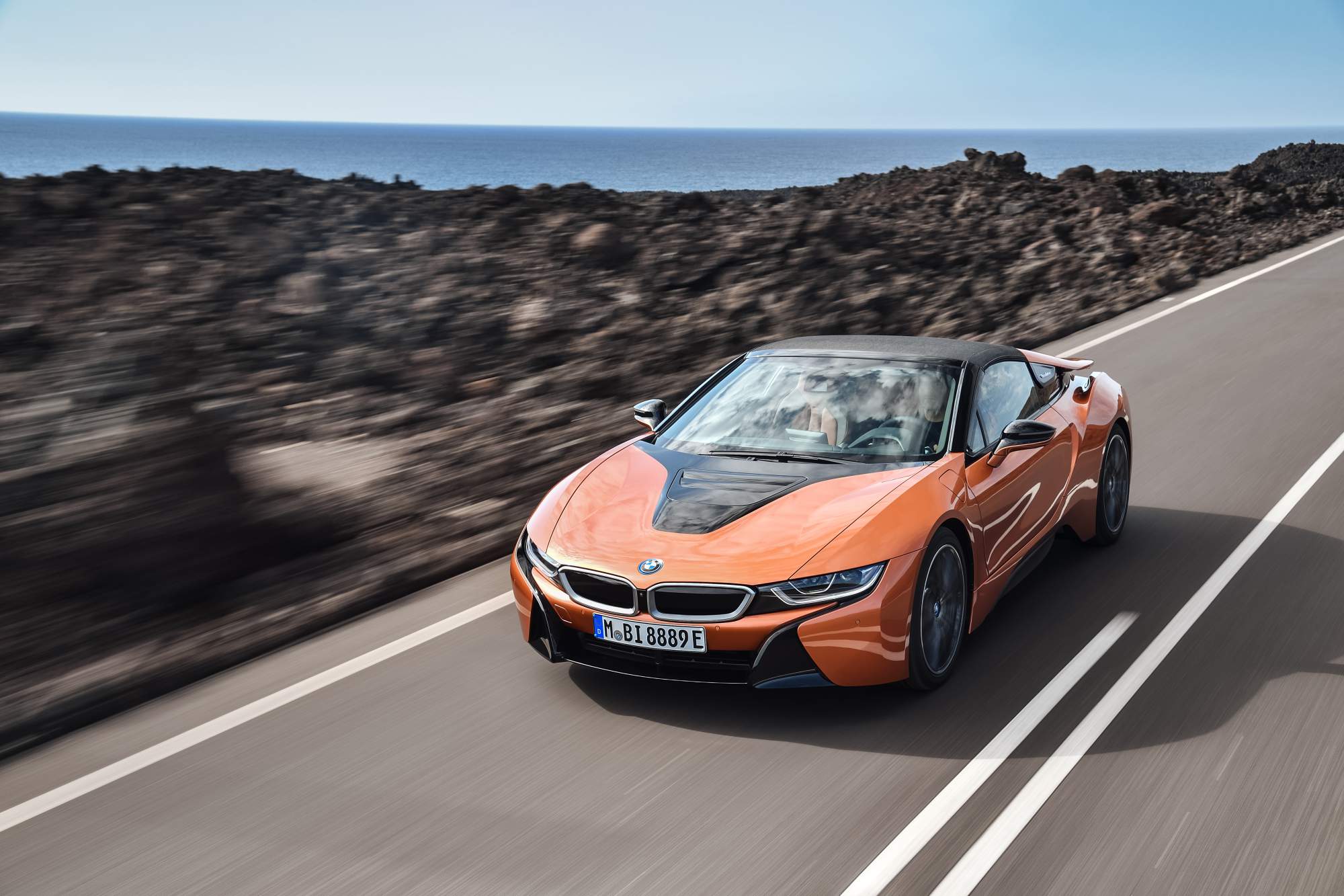 İşte karşınızda yeni BMW i8 Roadster ve güncellenmiş i8 Coupe