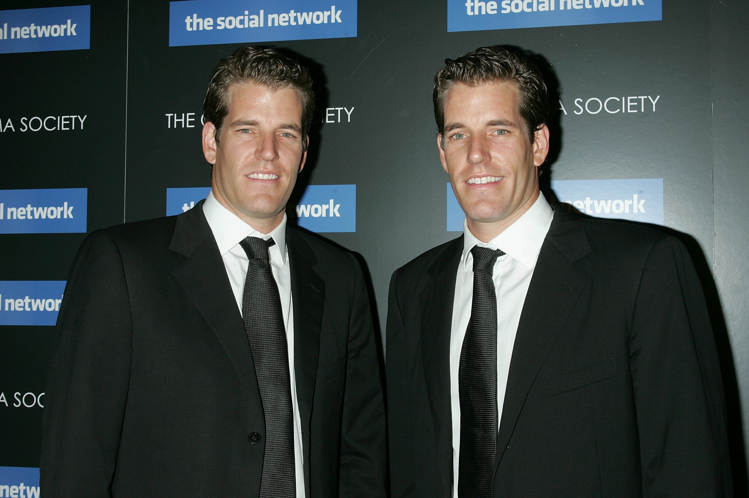 Winklevoss kardeşler dünyanın ilk Bitcoin milyarderi oldu