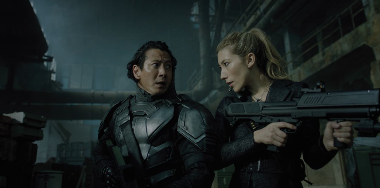 Netflix'in yeni bilim-kurgu dizisi Altered Carbon'dan ilk fragman