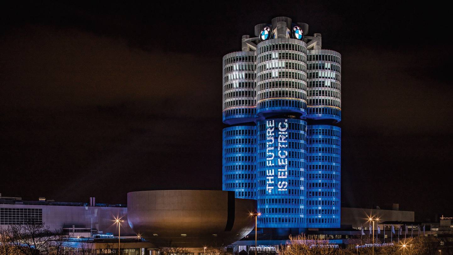 BMW, 2017'de 100.000'den fazla elektrikli araç sattı
