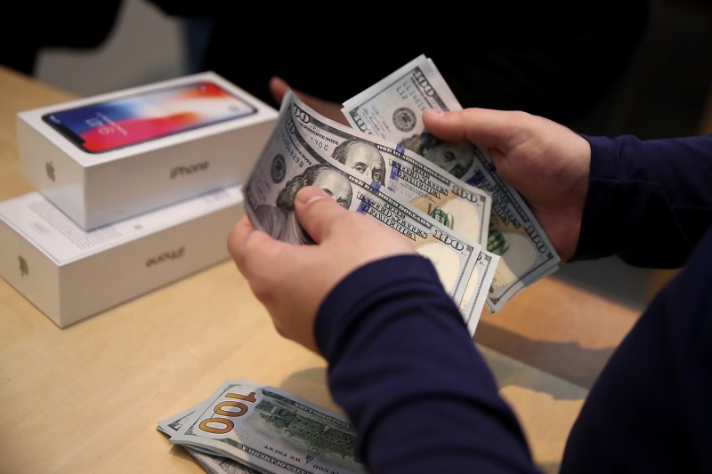 Apple'ın indirimli pil değişim programı şirketi 10 milyar dolardan edebilir