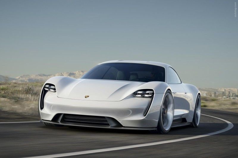 Porsche sağlam geliyor: Mission E, Tesla'lardan iki kat daha hızlı şarj olacak